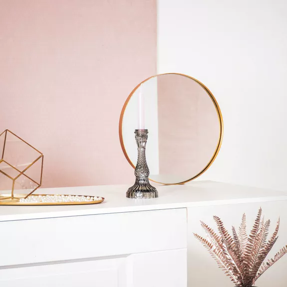 petit bougeoir en verre fumé pour une belle table!
