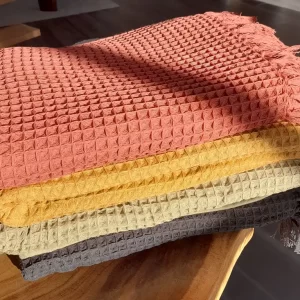 choisissez un de ces plaid aux couleurs naturelles