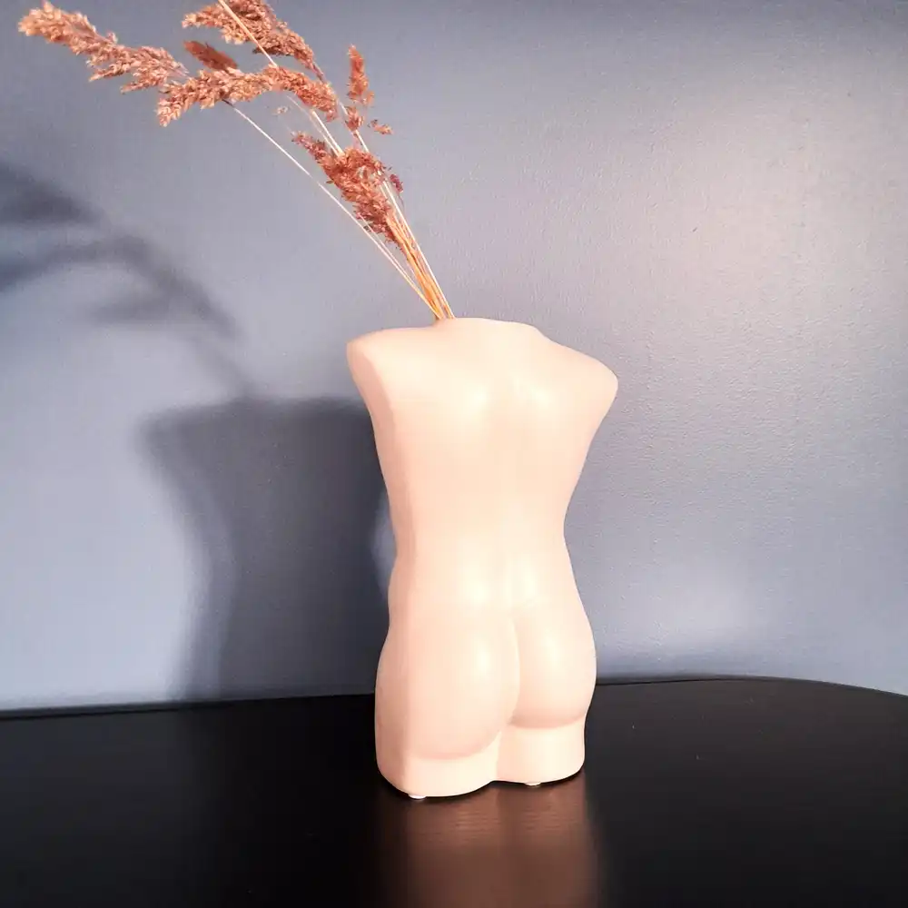 vase buste homme de dos